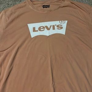 Levi’s T shirt